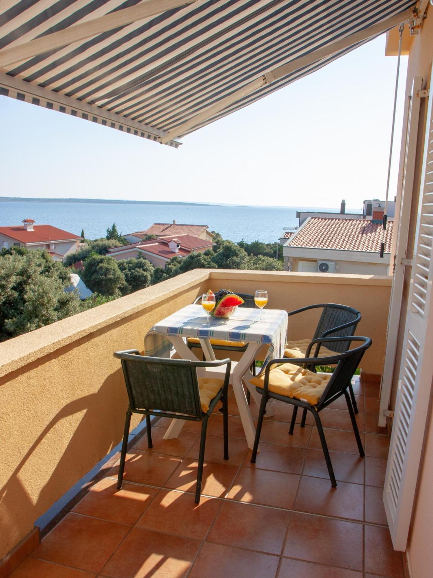 Apartments Villa Ana Мандре Екстериор снимка