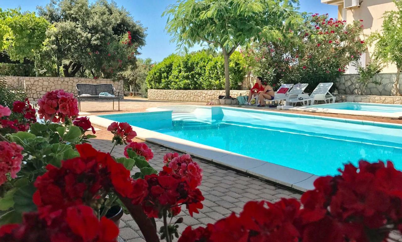 Apartments Villa Ana Мандре Екстериор снимка