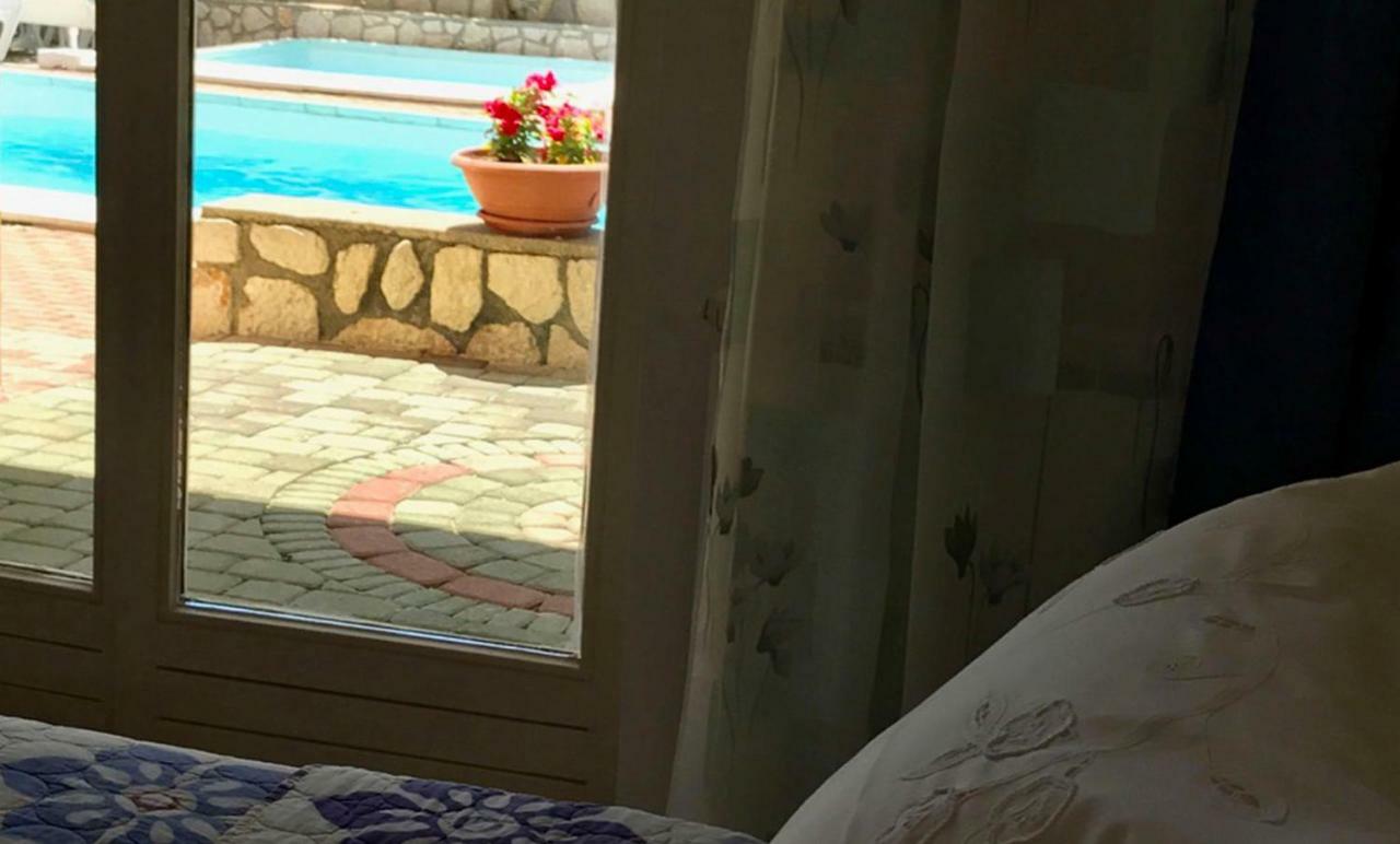 Apartments Villa Ana Мандре Екстериор снимка